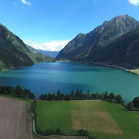 Miralago In Cavresc, Via Dal Cavresc 1, 7746 Le Prese-poschiavo